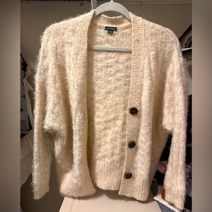 Wild Fable size medium cream fuzzy cardigan 🤍✨